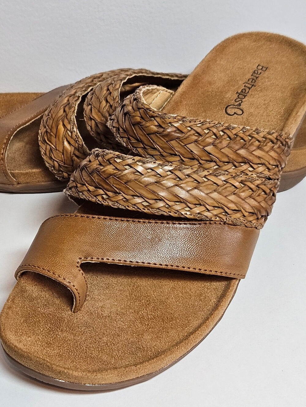 Baretraps Jonelle Slip-On Style Sandals w/ Toe Strap, Sz 7M - Picture 2 of 9